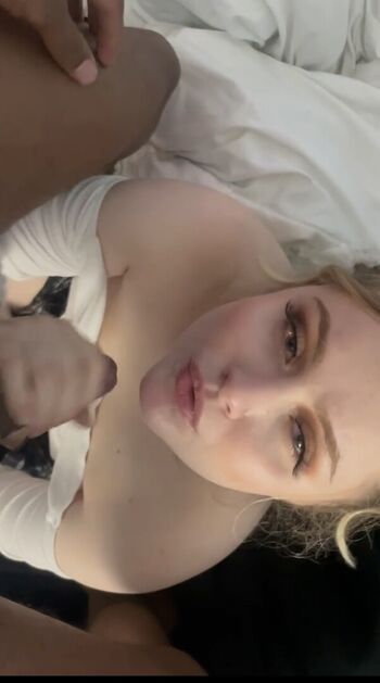 Full leaked Taytay/ private onlyfans photo