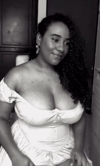 Full leaked Abbey wilson/ private onlyfans photo