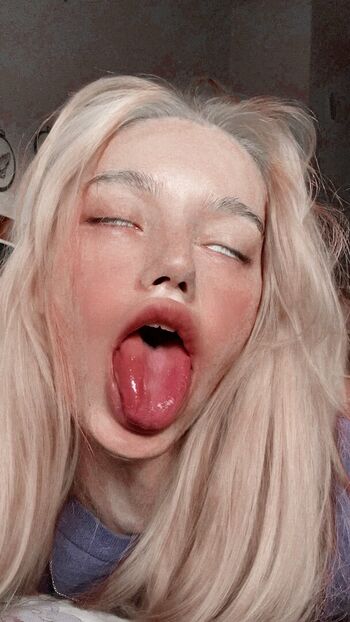 Full leaked Emo barbie/ private onlyfans photo