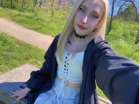Full leaked Queenielizy private onlyfans photo