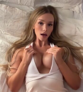 Full leaked Carmen electra / private onlyfans photo
