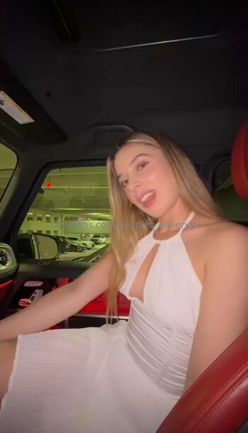 Full leaked Charli phoenix/ private onlyfans photo