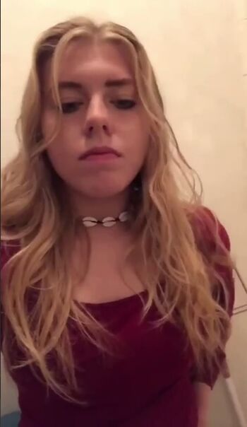 Full leaked Yumhe/ private onlyfans photo
