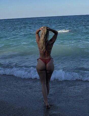 Full leaked Luckicharmed/ private onlyfans photo