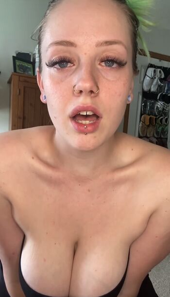 Full leaked Hotwife brooke/ private onlyfans photo