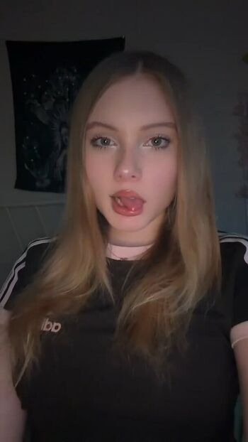 Full leaked Avmadeleine / private onlyfans photo