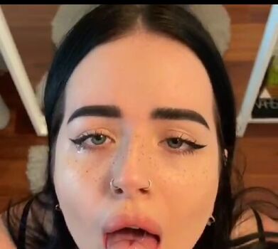 Full leaked Peachfyi private onlyfans photo