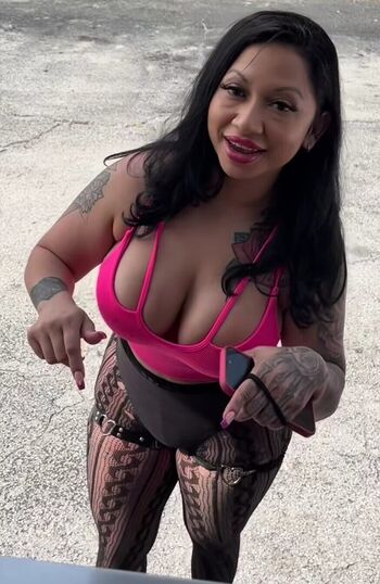Full leaked Who is this / private onlyfans photo