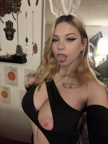 Full leaked Mckenna grace / private onlyfans photo