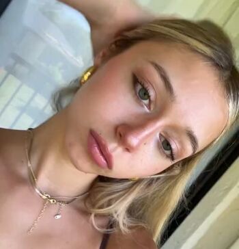 Full leaked Wifey / private onlyfans photo