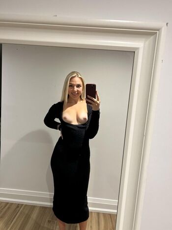 Full leaked Babyporo/ private onlyfans photo