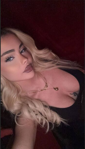 Full leaked Littlesshine/ private onlyfans photo