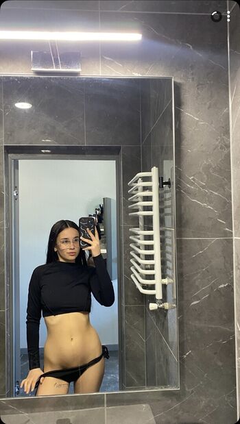 Full leaked Who is this private onlyfans photo