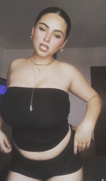 Full leaked Dj hannah b / private onlyfans photo