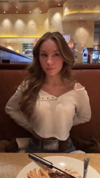 Full leaked Applewdgirl/ private onlyfans photo