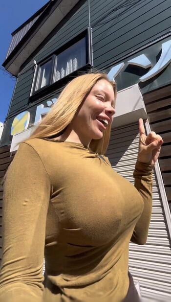 Full leaked Leratlerat/ private onlyfans photo