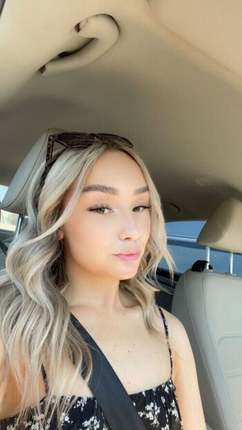 Full leaked Yellowbarbieee/ private onlyfans photo
