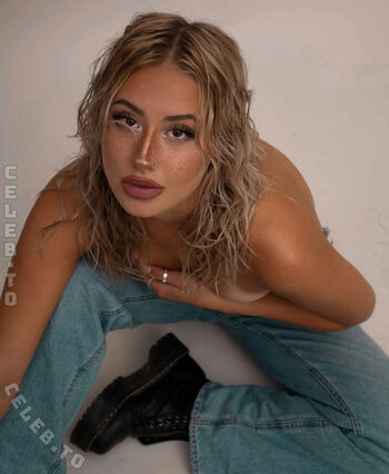 Full leaked Whossellyy private onlyfans photo