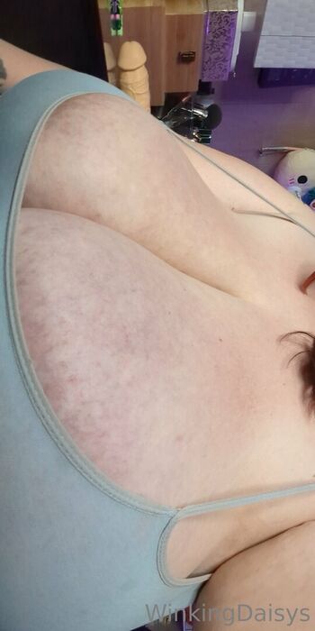 Full leaked Winkingdaisys private onlyfans photo