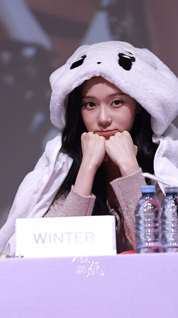 Full leaked Winter aespa page private onlyfans photo