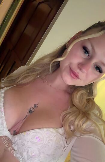 Full leaked Wollnys private onlyfans photo