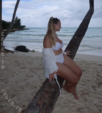 Full leaked Wollnys private onlyfans photo