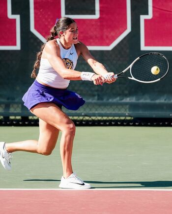 Woman College Tennis