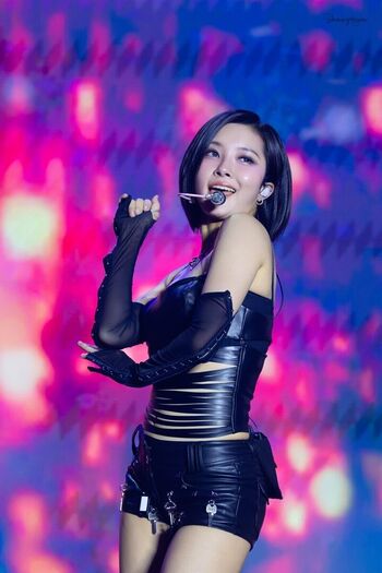 Full leaked Womenk pop page private onlyfans photo