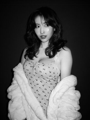 Full leaked Womenk pop page private onlyfans photo