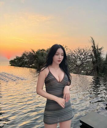 Full leaked Womenk pop page private onlyfans photo