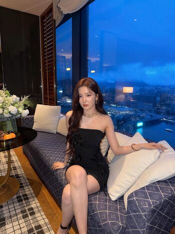 Full leaked Womenk pop private onlyfans photo