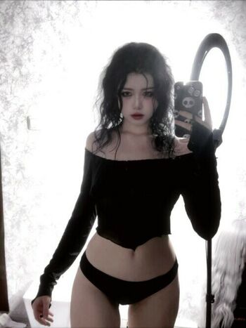 Full leaked Woozixc private onlyfans photo