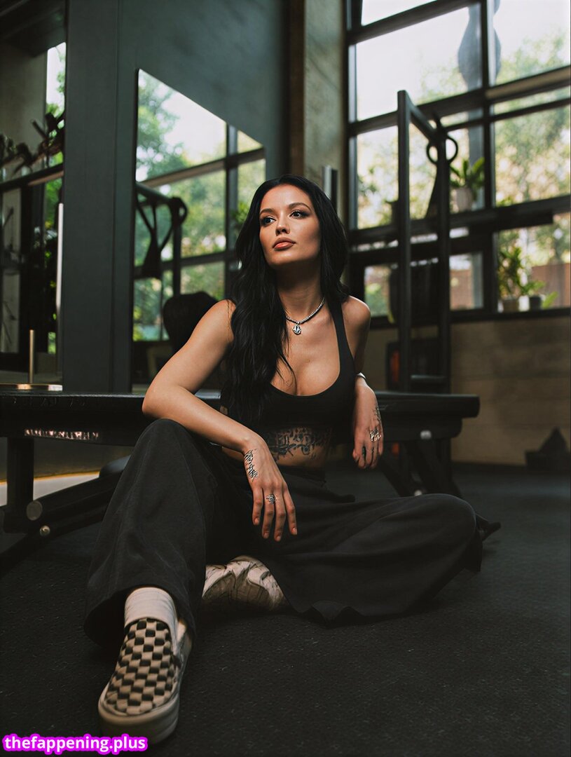 Saraya Bevis / WWE's Paige / realtonistorm / saraya Foto OnlyFans Nua #1