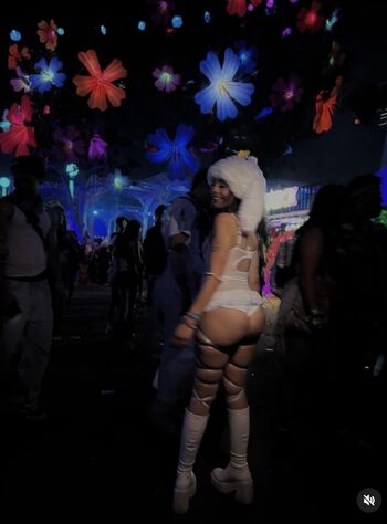 Full leaked Xclusivemelll private onlyfans photo