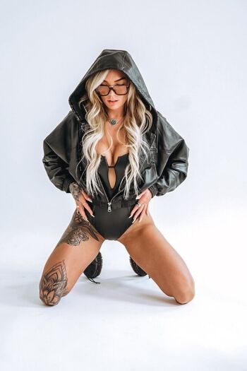 Full leaked Xellieraex page private onlyfans photo