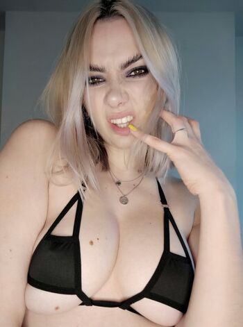 Full leaked Xenia model page private onlyfans photo