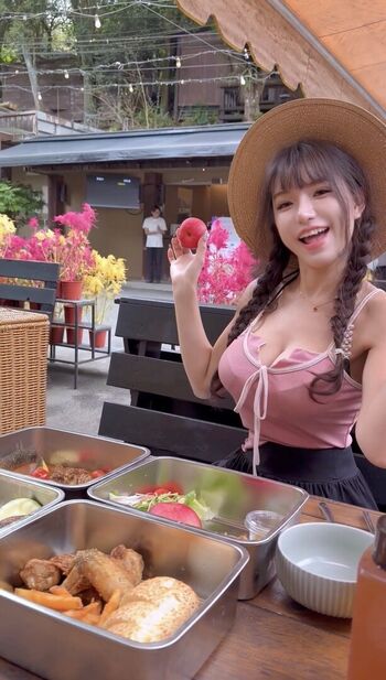 Full leaked Xinyus private onlyfans photo