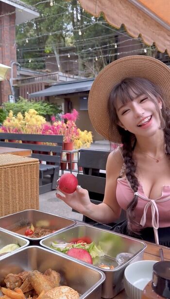 Full leaked Xinyus private onlyfans photo