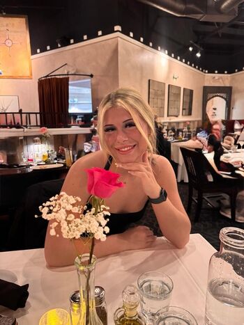 Full leaked Xoluvxoo private onlyfans photo