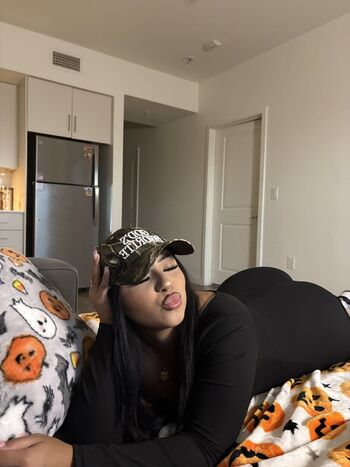 Full leaked Xoxo yolandaa private onlyfans photo