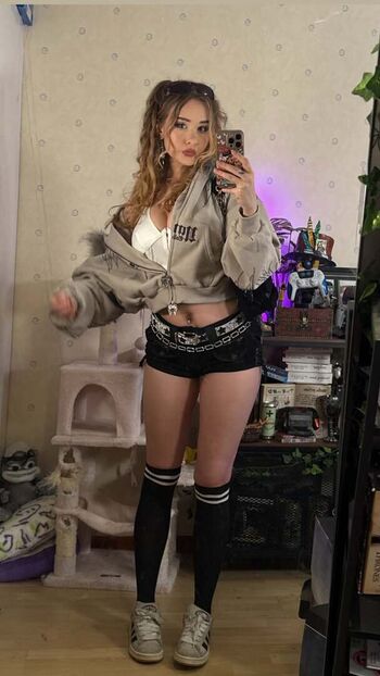 Full leaked Yaboielina private onlyfans photo