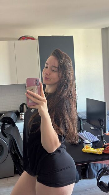 Full leaked Yagmur simsek private onlyfans photo