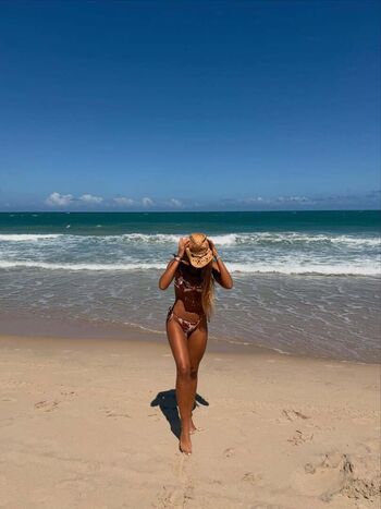 Full leaked Yara charry page private onlyfans photo