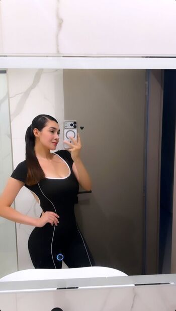 Full leaked Yasi alba private onlyfans photo