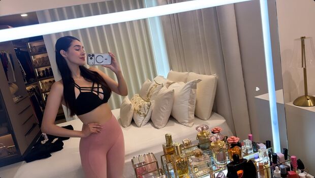 Full leaked Yasi alba private onlyfans photo