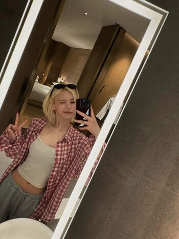 Full leaked Annielavitte/ private onlyfans photo