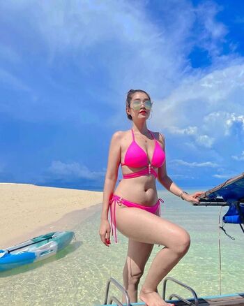 Full leaked Yen evagelista private onlyfans photo