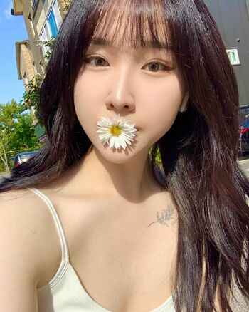 Full leaked Yeonjju page private onlyfans photo