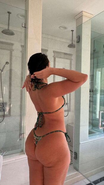 Full leaked Yesjulz  page private onlyfans photo