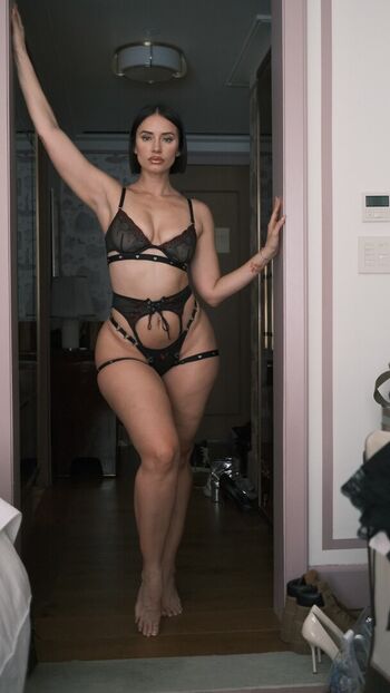 Full leaked Yesjulz  page private onlyfans photo